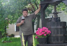Vinaři z Čejkovic na návštěvě ve vinařství Opluštil