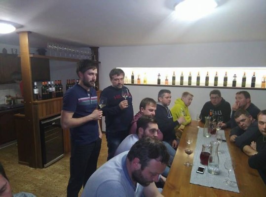 Čtvrteční bloudění mezi sklepy